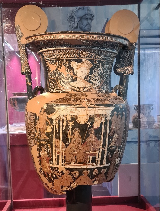 taranto_marta_cratere-a-volute-apulto-del-pittore-del-sakkos-bianco_con-ade-e-persefone_foto-graziano-tavan