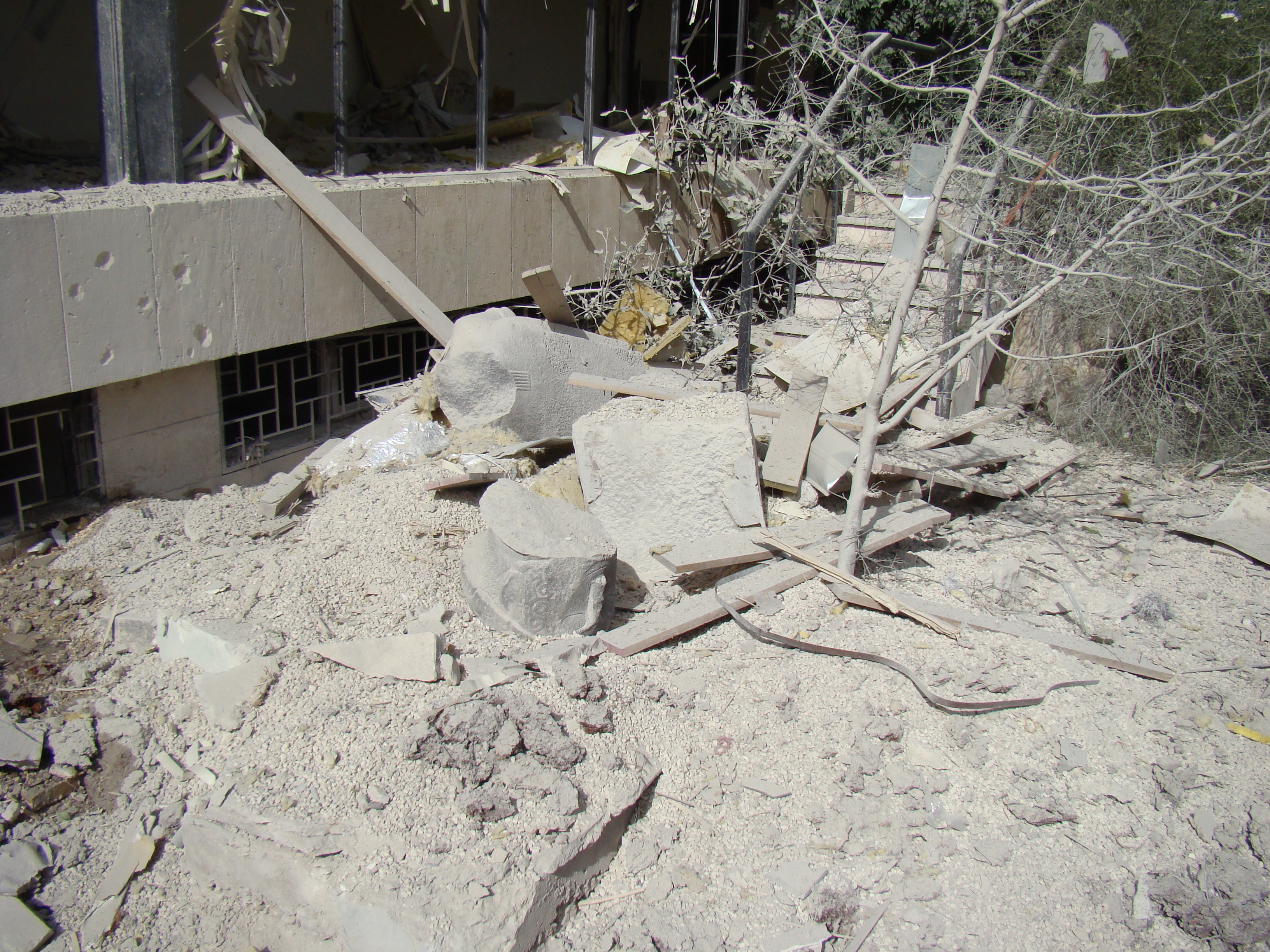 aleppo_archeologico_distruzione_statua-di-‘Ain-et-Tell_foto-AV-giunti