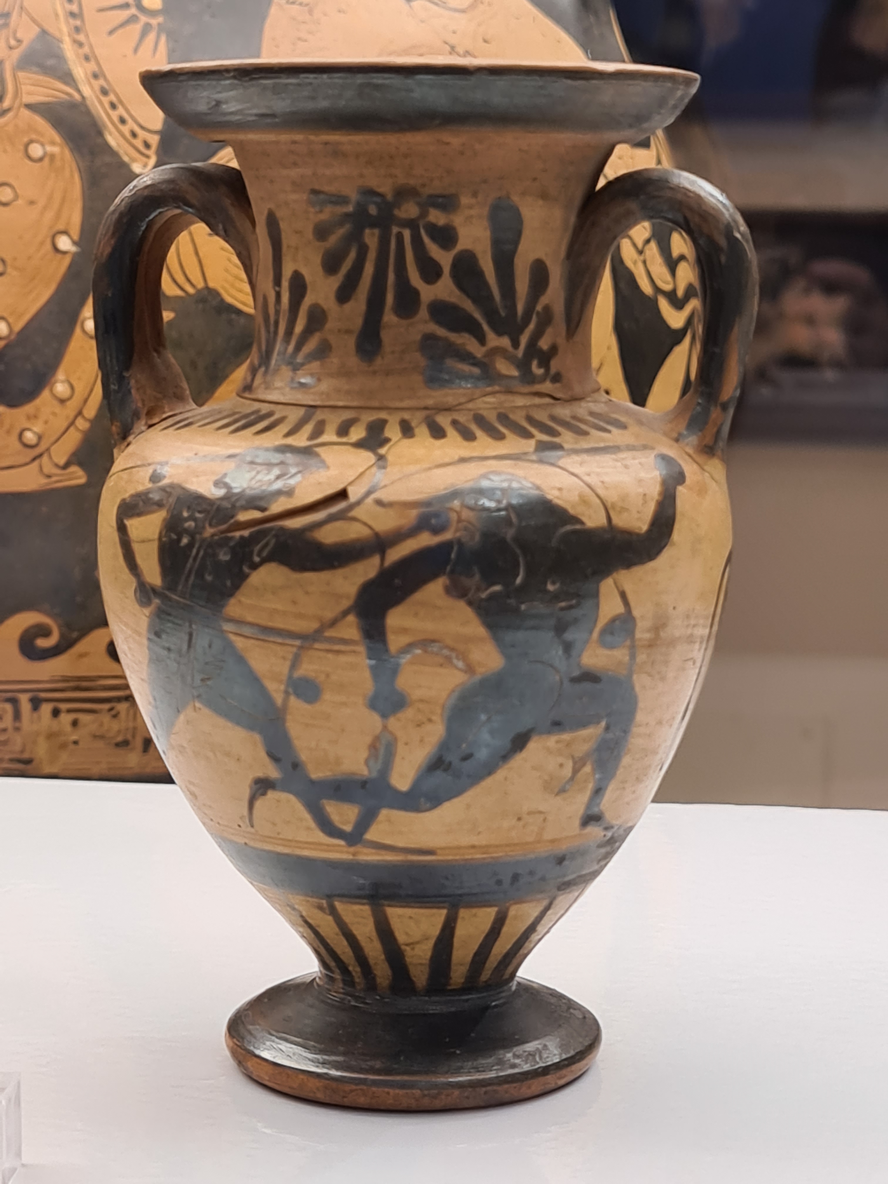 napoli_mann_teseo-e-minotauro_anfora-da-cuma_foto-graziano-tavan