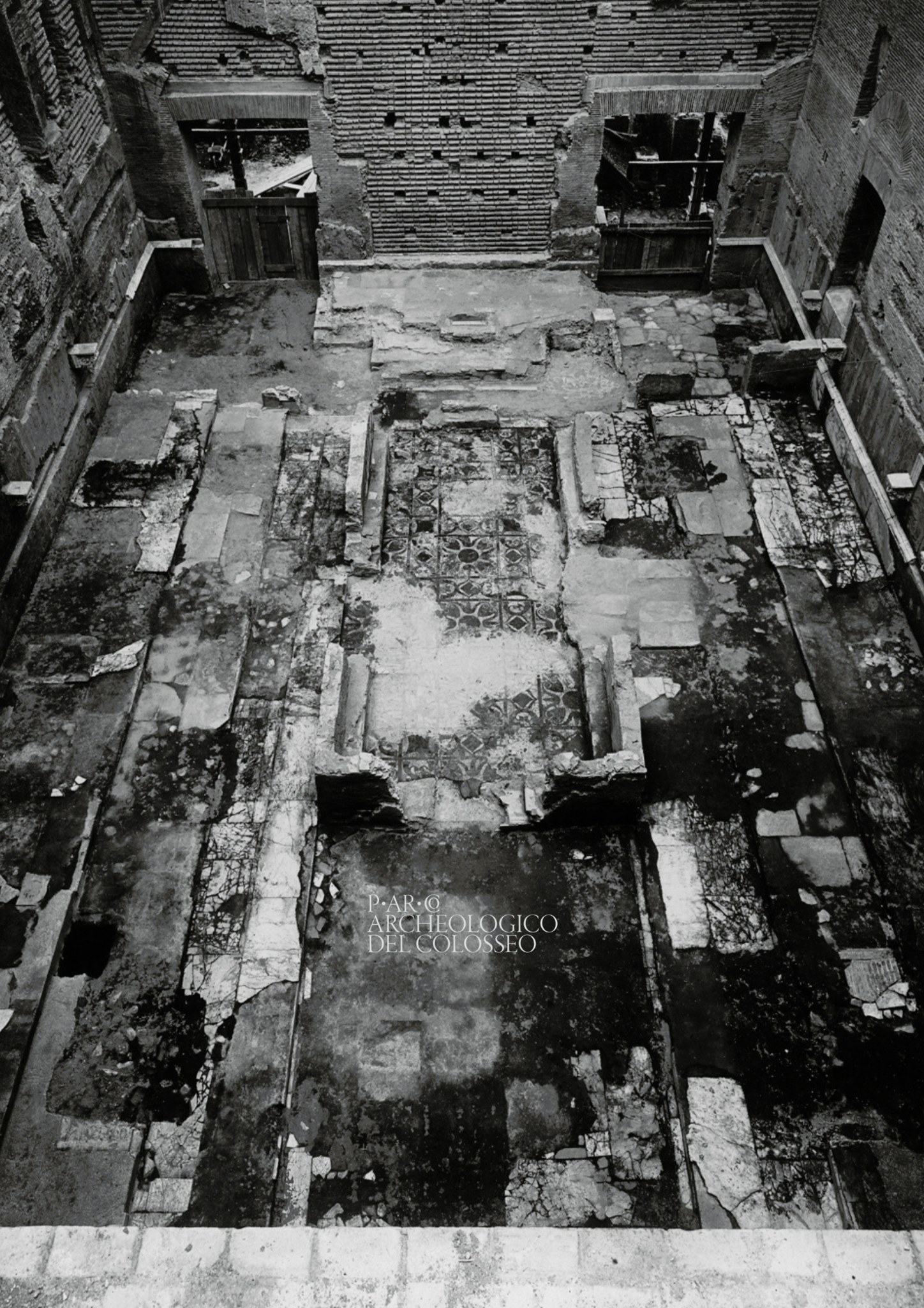 roma_foro-romano_curia-iulia_interno_opus-sectile_veduta-pavimento_foto-PArCo