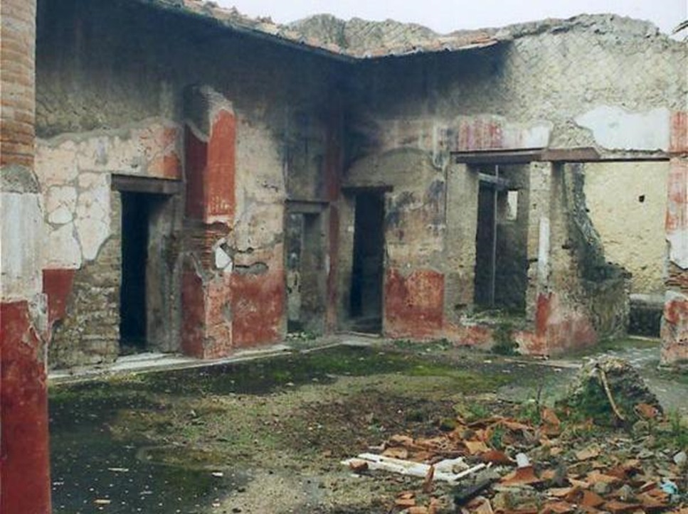 ercolano_casa-della-gemma_atrio_prima-restauri_2_foto-hcp