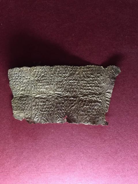 vibo-valentia_archeologico_ lamineta-orfica_foto-drm-calabria