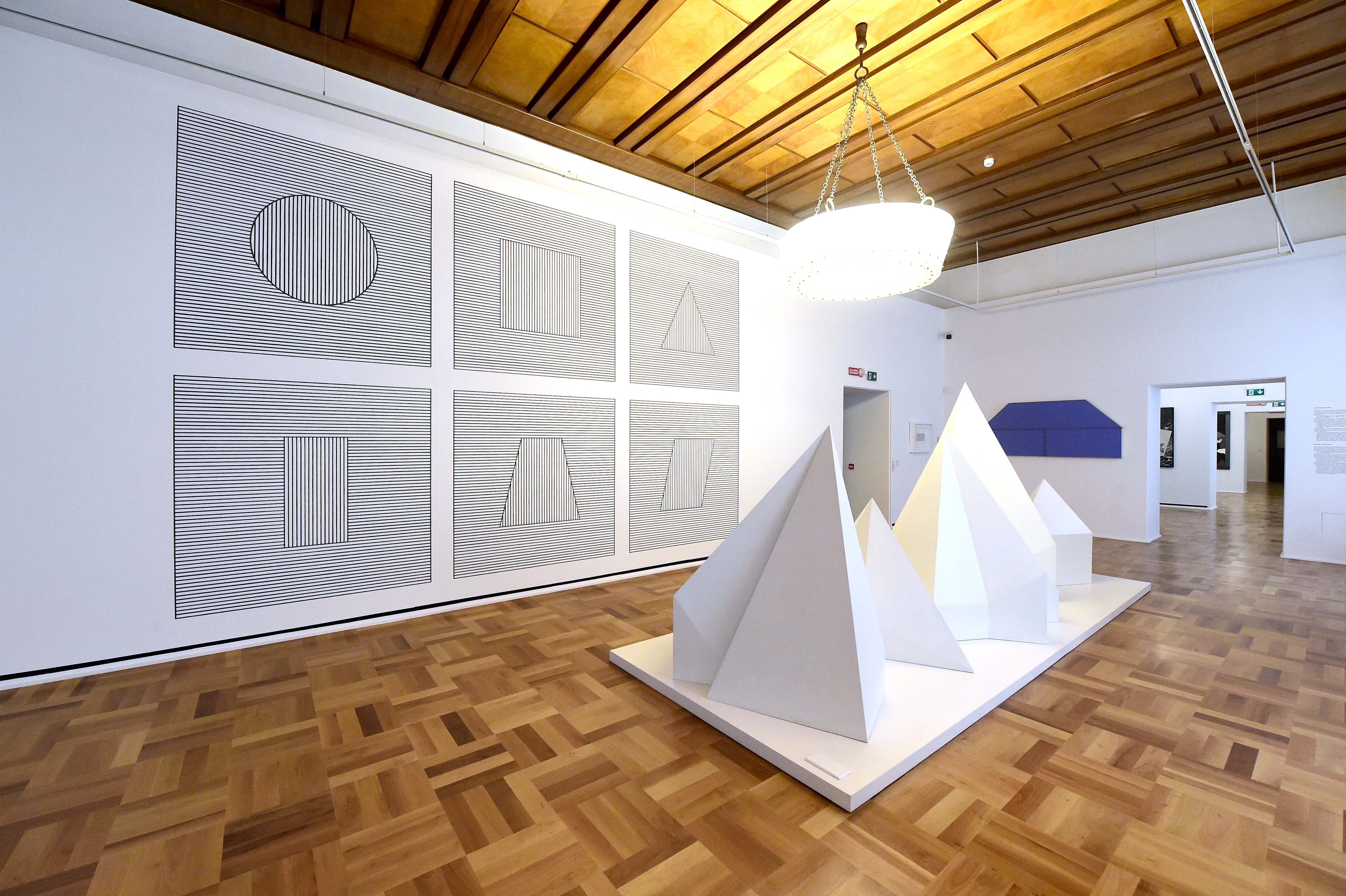 napoli_gallerie-d-italia_allestimento arte contemporanea_sol-le-witt_complex-form_foto-intesa-sanpaolo