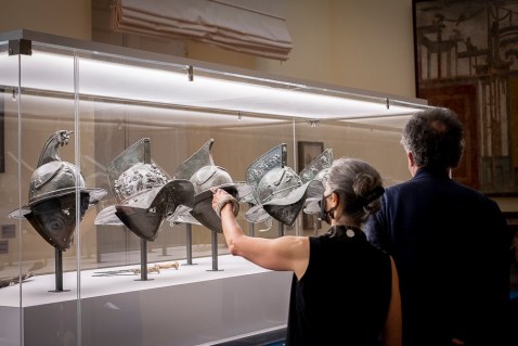 napoli_mann_mostra-l-altro-mann_elmi-dei-gladiatori_foto-valentina-cosentino
