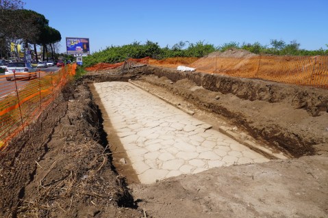 palestrina_scoperta-strada-basolata-romana_1_foto-sapab-rm-ri