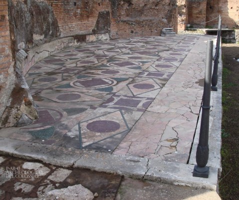 roma_palatino_domus-flavia_coenatio-iovis_opus-sectile_foto-PArCo