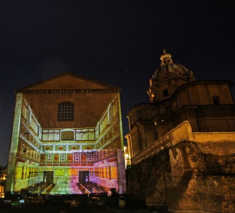 roma_viaggio-nell-antica-roma_Foro di Cesare (2)_foto-roma-culture