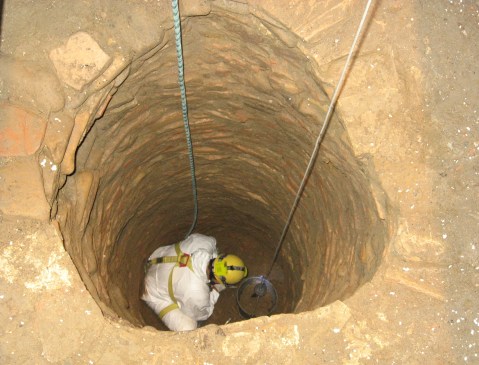 san-lazzaro-di-savena_POZZO ROMANO_lo-scavo-in-via-caselle_foto-museo-donini