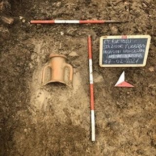 furbara_archeologia-preventiva_scoperto-sito-etrusco_anfora_foto-sabap-etru-mer