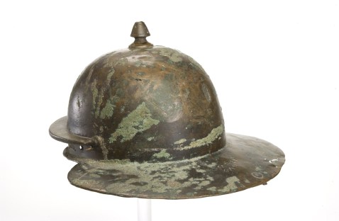 Leiden_Rijksmuseum_elmo-bronzo_foto-Dutch National Museum of Antiquities