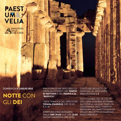 Paestum_santuario-meridionale_notte con gli dei_locandina