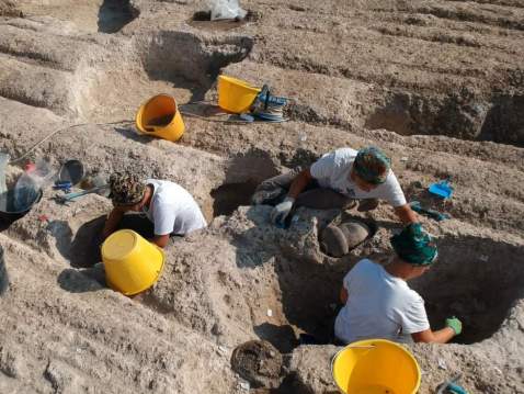 vulci_necropoli-oriemtale-ponte-rotto_sepolture-a-cremazione_scavo_foto-unina