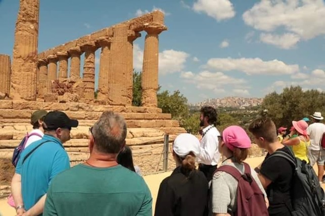 agrigento_valle-dei-templi_visitatori_foto-regione-siciliana