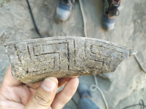 fermo_colle-girfalco_scavi-archeologici_scoperte-età-del-bronzo_ceramica-incisa_foto-unina