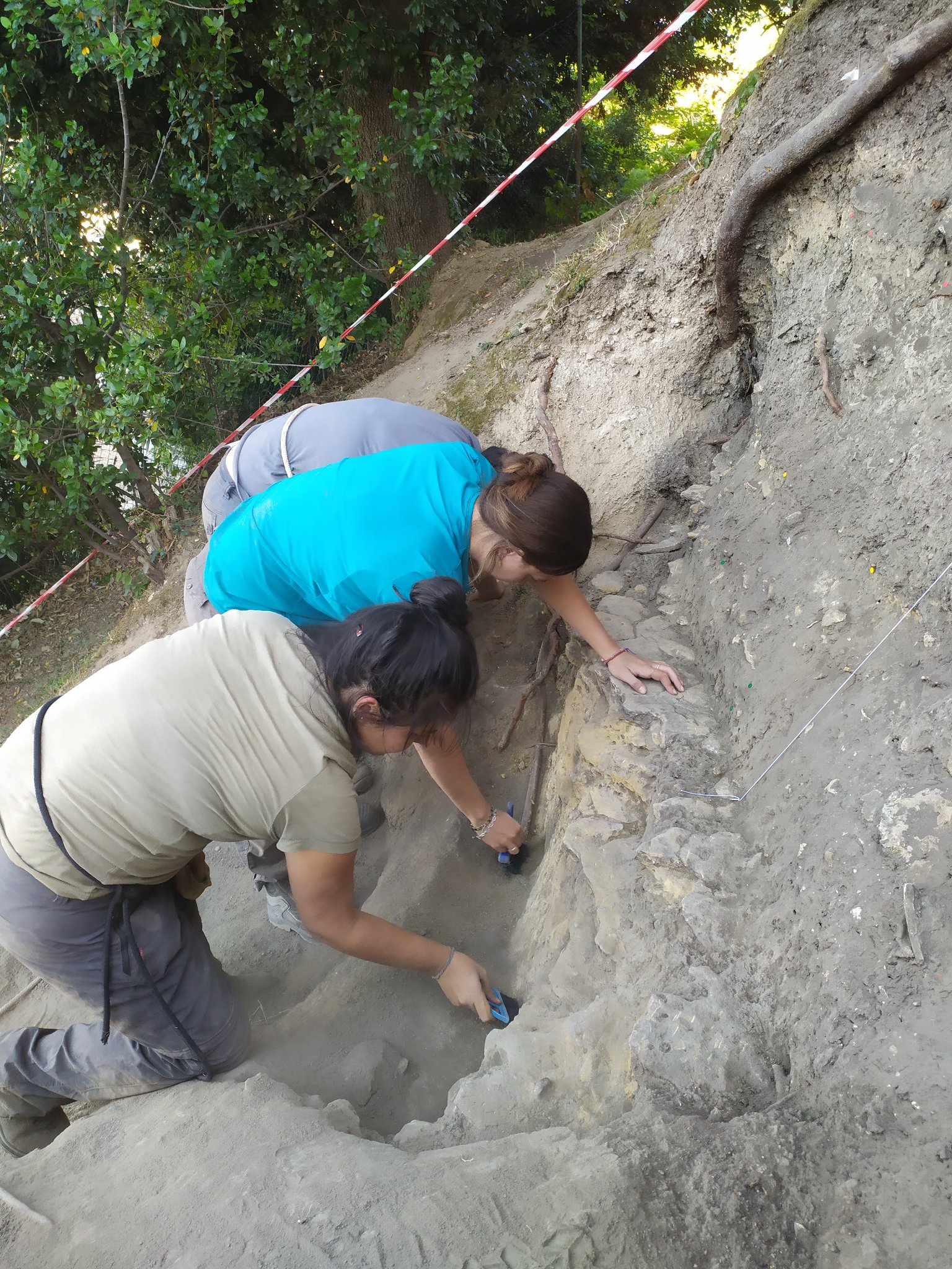 fermo_colle-girfalco_scavi-archeologici_scoperte-età-del-bronzo_fasi-ricerche_foto-unina