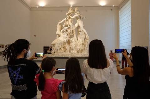 napoli_mann_father-and-son-2_bambini-provano-il-gioco_foto-mario-laporta_kontrolab