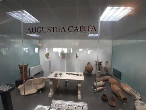 pantelleria_aeroporto_mostra-reperti-archeologici_sala-aeroporto_foto-regione-siciliana