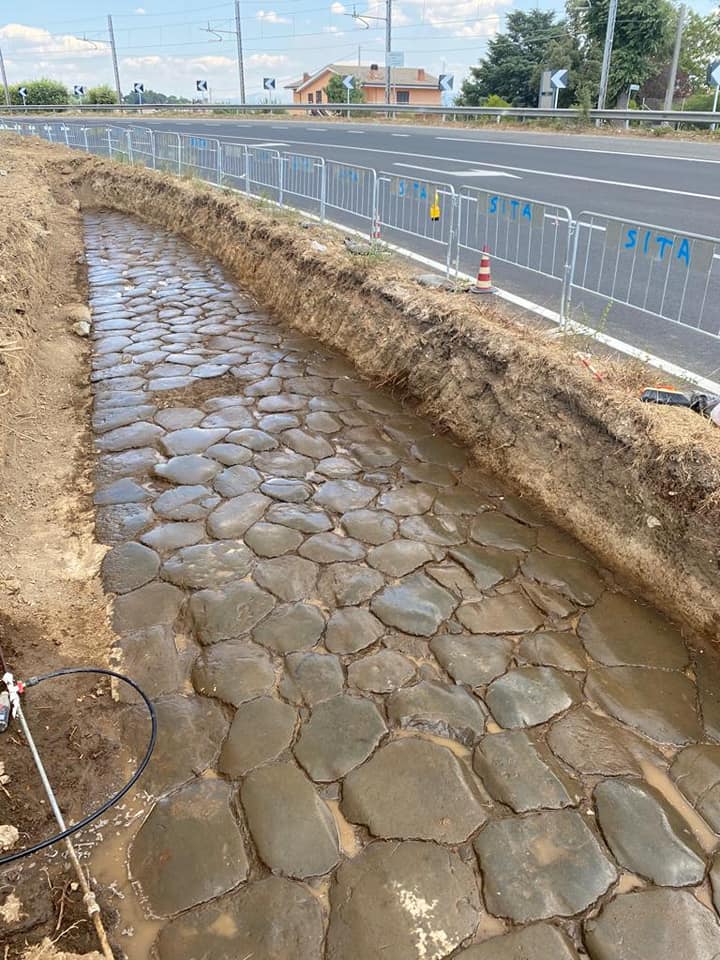 riano_via-flaminia_tratto-basolato-scoperto_3_foto-sabap-etru-mer