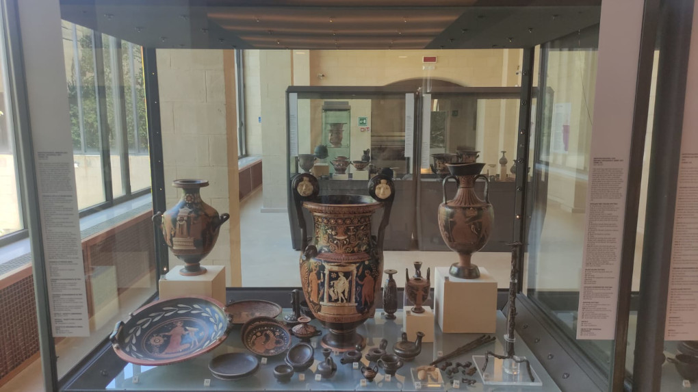 taranto_archeologico_corredo-tomba-191_da-montescaglioso_foto-MArTa