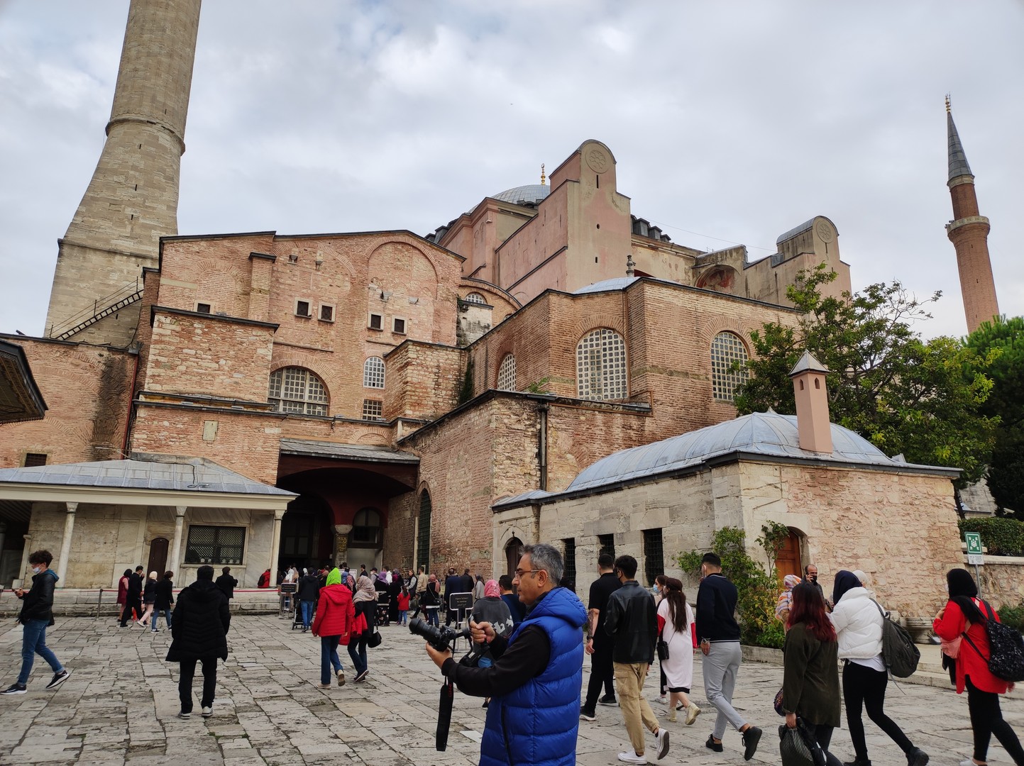 film_the-survivor-hagia sofia_di-tevfik-hos