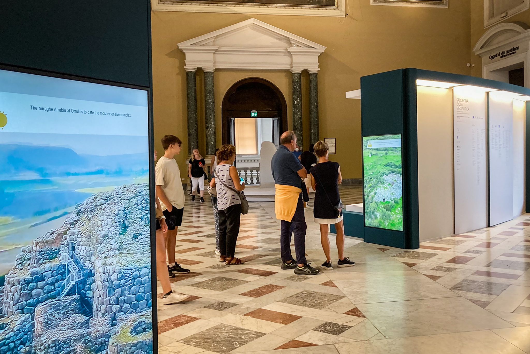 napoli_mann_mostra-sardegna isola megalitica 1_visitatori_foto-valentina-cosentino