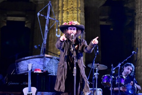 paestum_parco_musica&amp;parole_Vinicio Capossela(3)_foto-pa-paeve