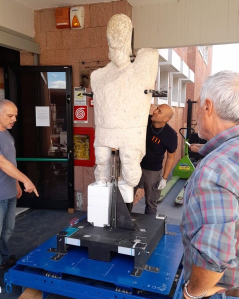 cagliari_archeologico_giganti-mont-e-prama_pugilatore-torna-a-casa_foto-fomdazione-mont-e-prama