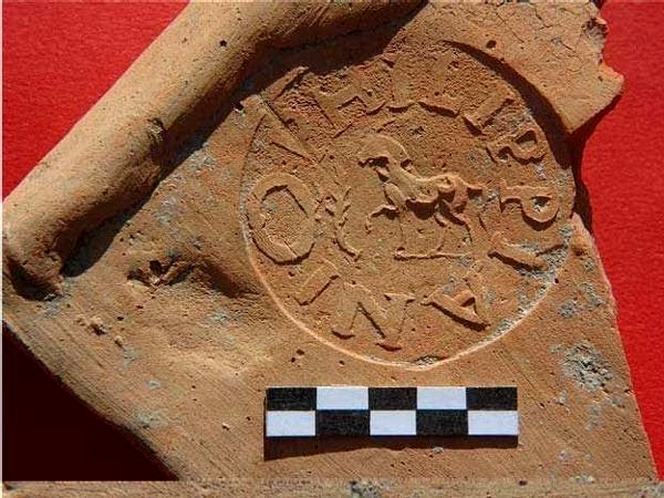 enna_gerace_villa-romana_mosaici_laterizio-con-bollo-di-fabbrica_foto-regione-siciliana