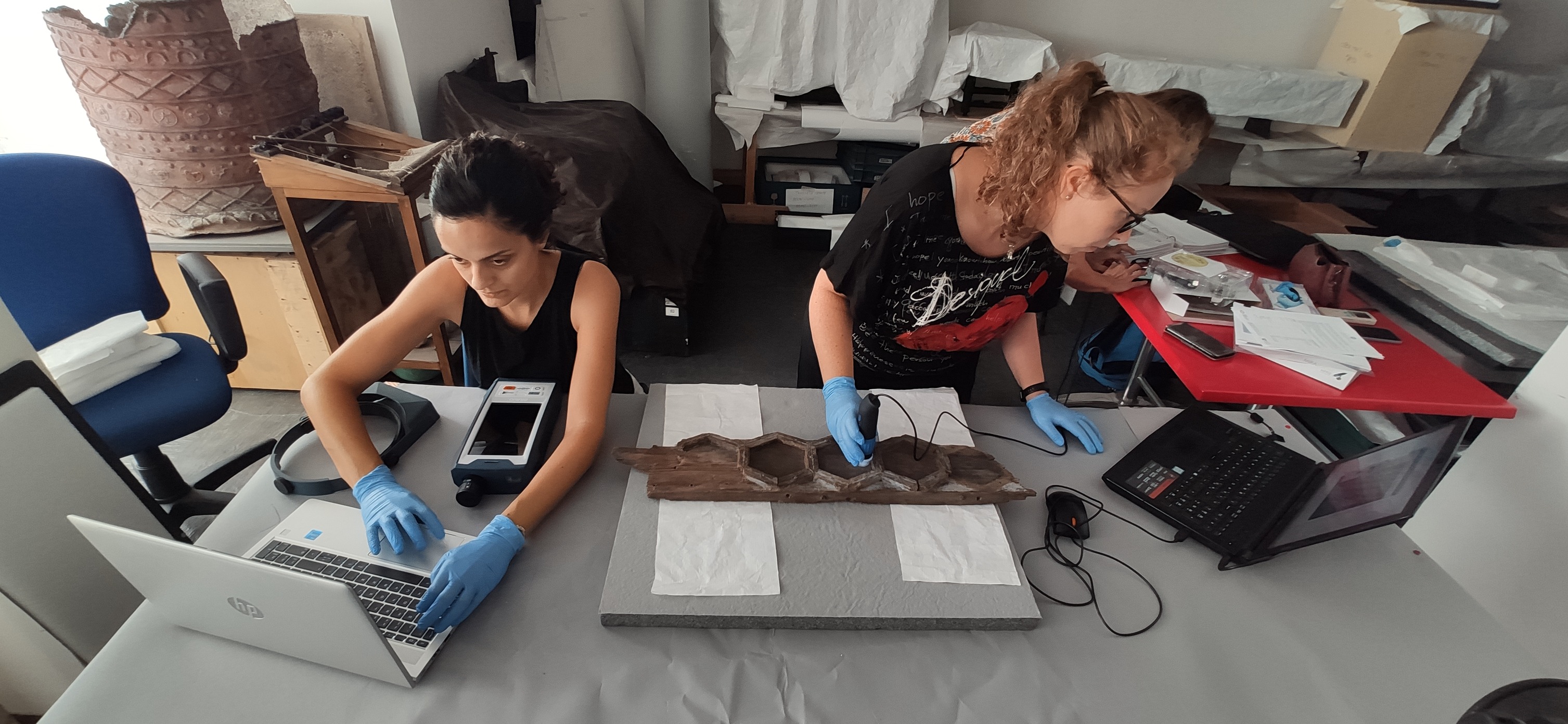 ercolano_parco_indagini-non-invasive-sui-legni-antichi_foto-paerco