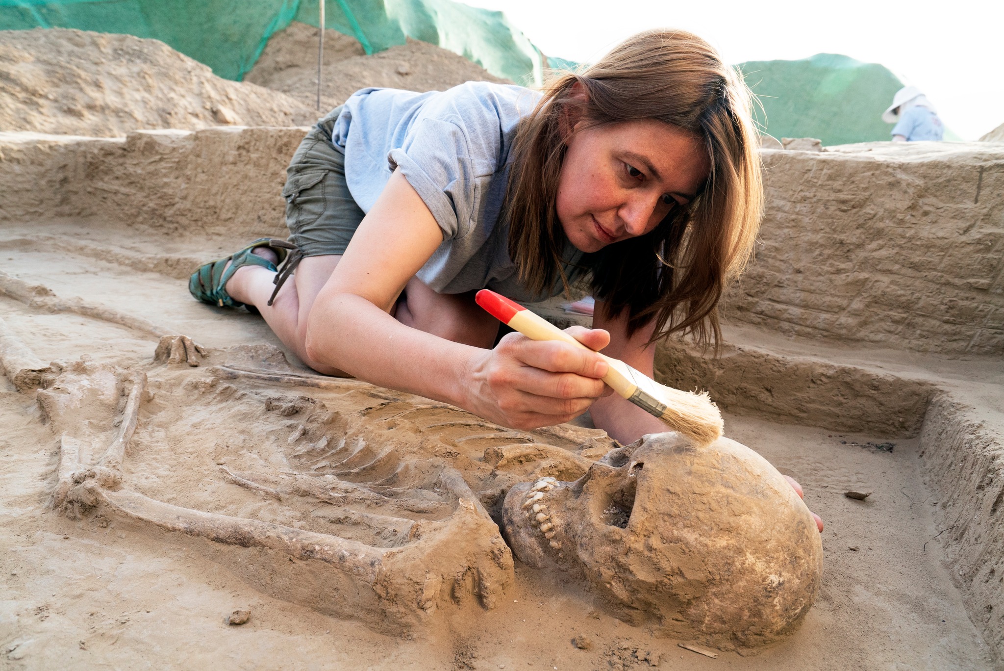 film_l-enigma-delle-ossa_di-Brigitte Tanner-e-Carsten Gutschmidt