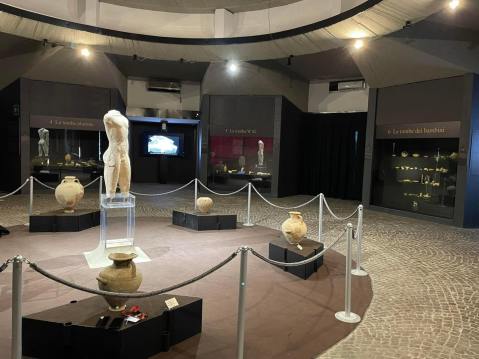 siracusa_archeologico_mostra-lo-regno-della-morta-gente_allestimento_foto-regione-siciliana