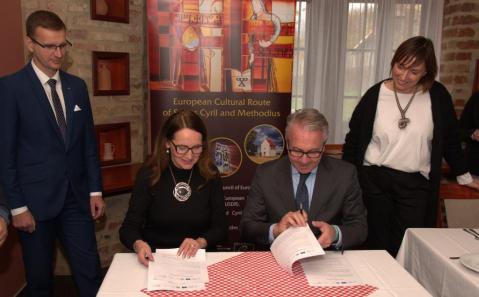 cechia_modrà_firma-protocollo-cammino-santi-cirillo-e-metodio_foto-fondazione-aquileia