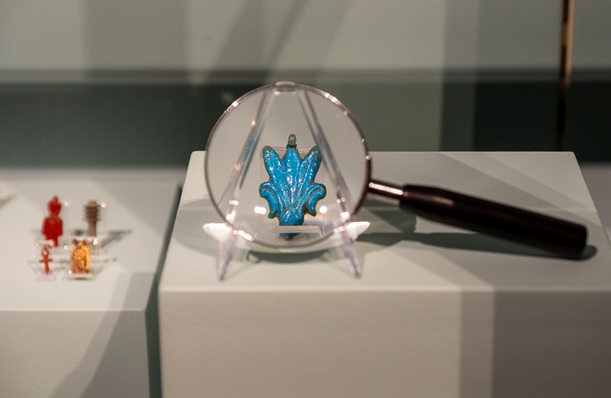 torino_egizio_laboratorio-studioso_il mondo della magia_amuleti e faïence_1_foto-museo-egizio