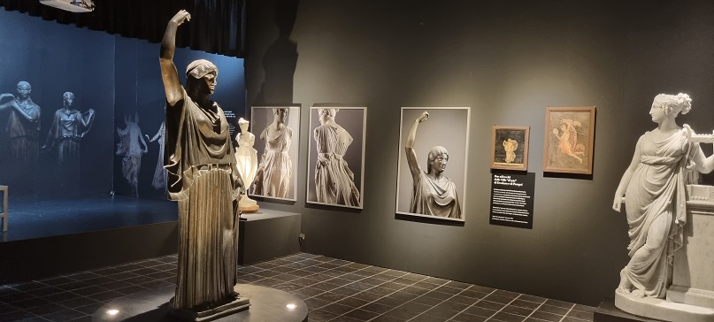 vetulonia_archeologico_mostra-a-tempo-di-danza_la-prima-sala_veduta-generale_foto-graziano-tavan