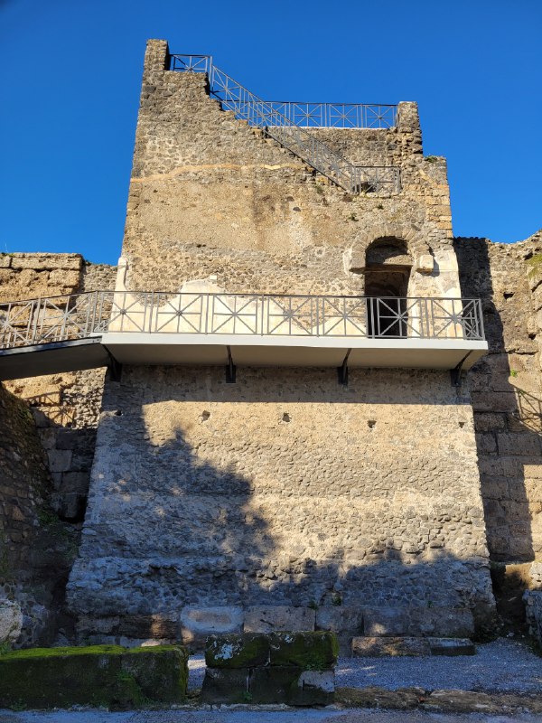 pompei_torre-di-mercurio_1_foto-parco-archeologico-pompei