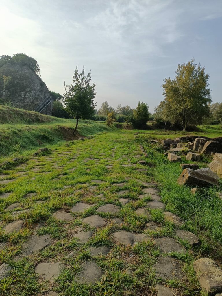 roma_via-flaminia_area-archeologica-grottarossa_strada-basolata_foto-ssabap-roma