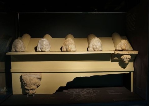 altino_archeologico_ricostruzione-disposizione-elementi-decorativi-della-Porta-Approdo_foto-drm-veneto