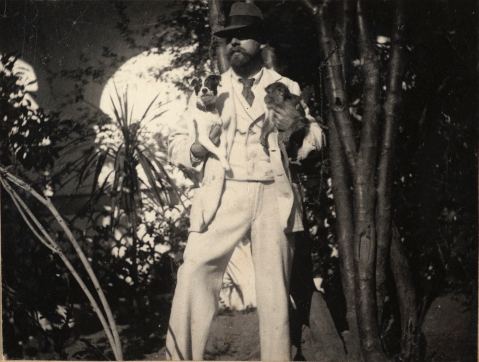 Axel Munthe con cane e Billy