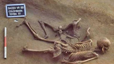 gazzo-veronese_necropoli-della-colombara_sepoltura_foto-sabap-vr