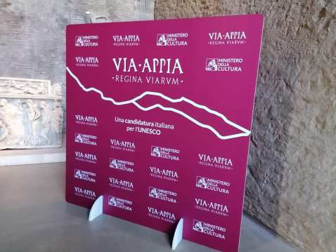 roma_via-appia_firmata-candidatura-unesco_totem_foto-mic