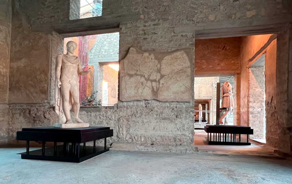 torre-annunziata_oplontis_villa-di-poppea_efebo_2_allestimento_foto-parco-archeologico-pompei