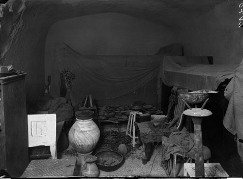 egitto_tomba-di-kha_camera-funeraria_scavi-schiaparelli-1906_foto-archivio-museo-egizio