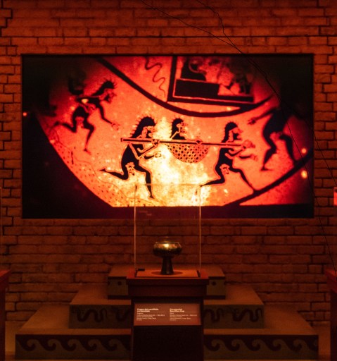 milano_mudec_mostra-machu-picchu-e-gli-imperi-d-oro-del-peru_coppa-del-sacrificio-cerimoniale_foto-mudec