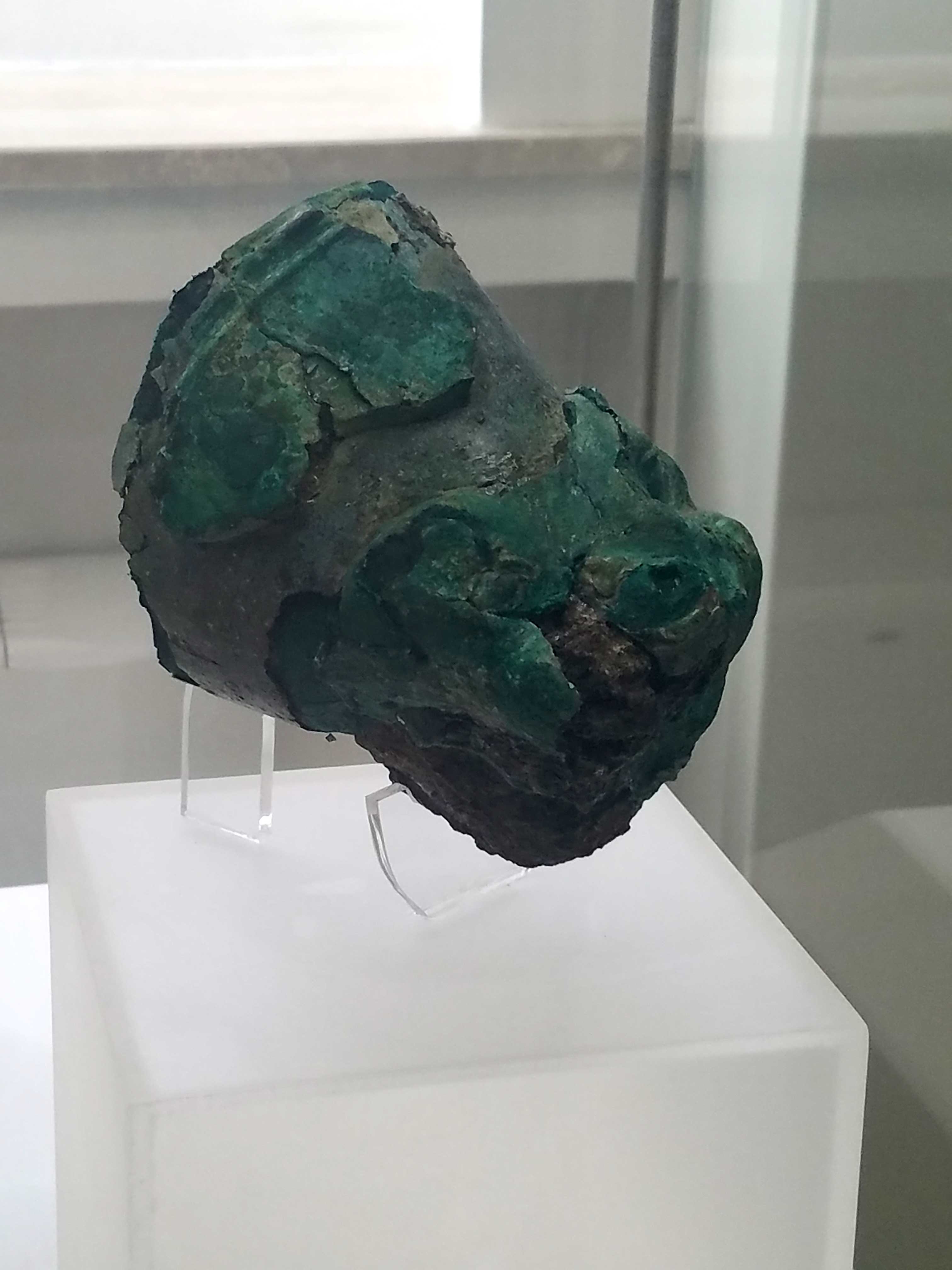 roma_villa-giulia_rython-assiro_da-restaurare_foto-etru