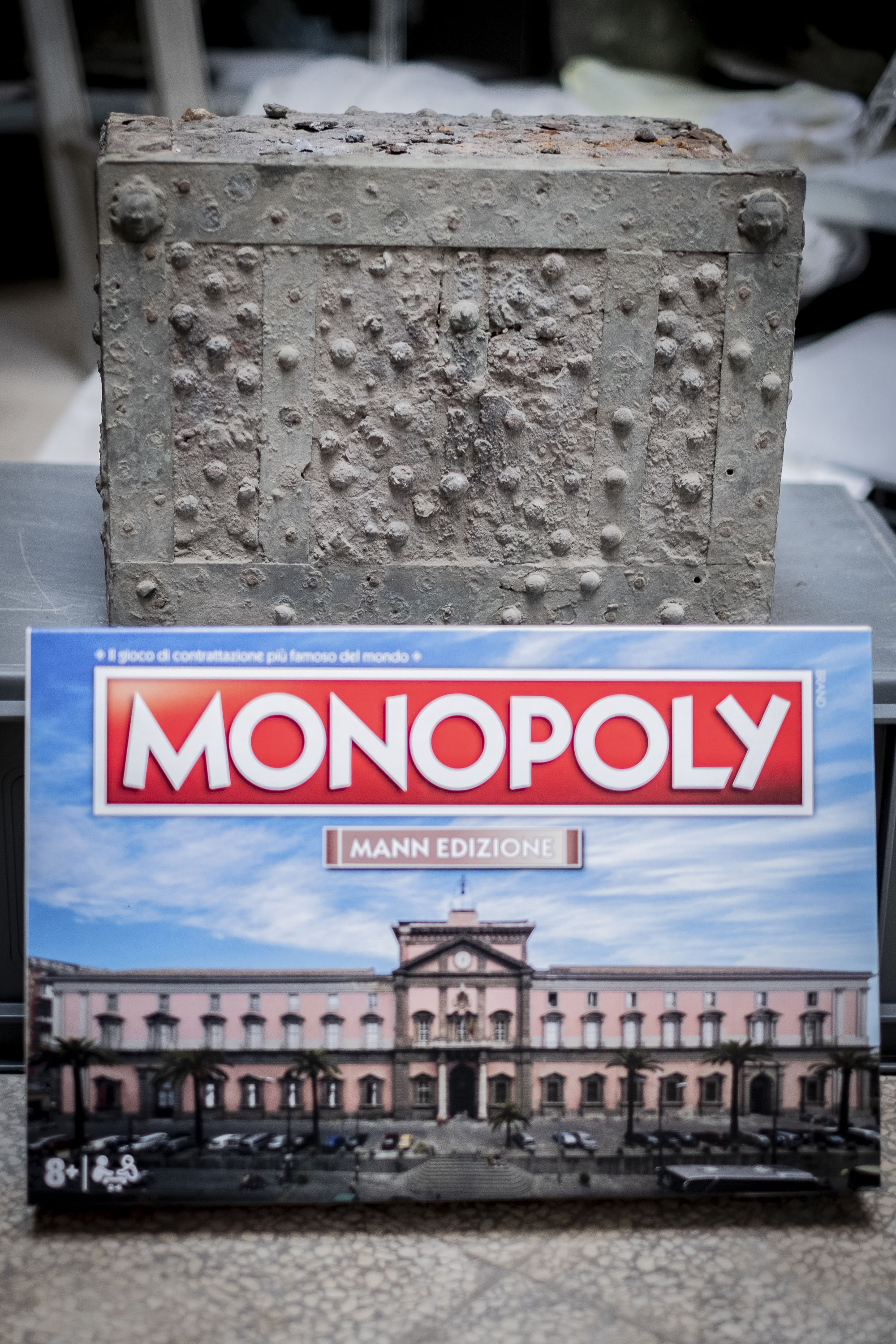 napoli_mann_gioco-monopoly_scatola-e-cassaforte-pompeiana_foto-valentina-cosentino
