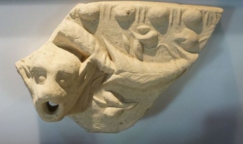 altino_archeologico_lastra-gocciolatoio-a-testa-di-animale_foto-drm-veneto