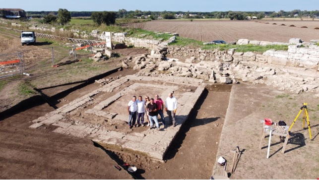 paestum_tempietto-greco_veduta-da-drone_team-con-tiziana-d-angelo_foto-pa-paeve