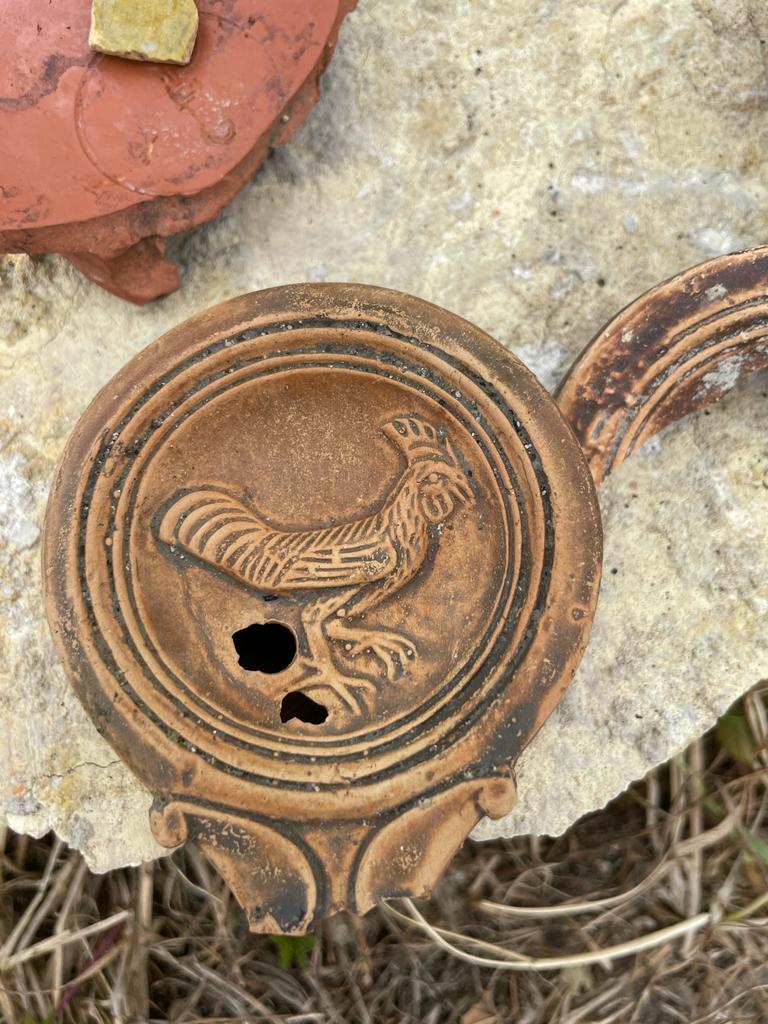 altino_area-archeologica_cloaca_lucerna_2_foto-drm-veneto