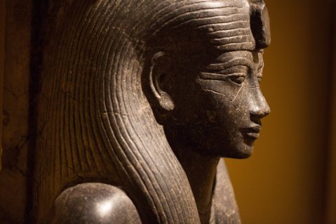 torino_egizio_statua-di-iside_da-coptos_foto-museo-egizio