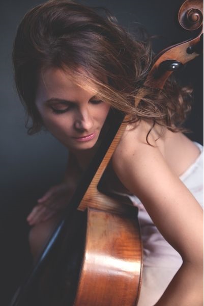aquileia_violoncellista-francesca-favit_foto-fondazione-aquileia